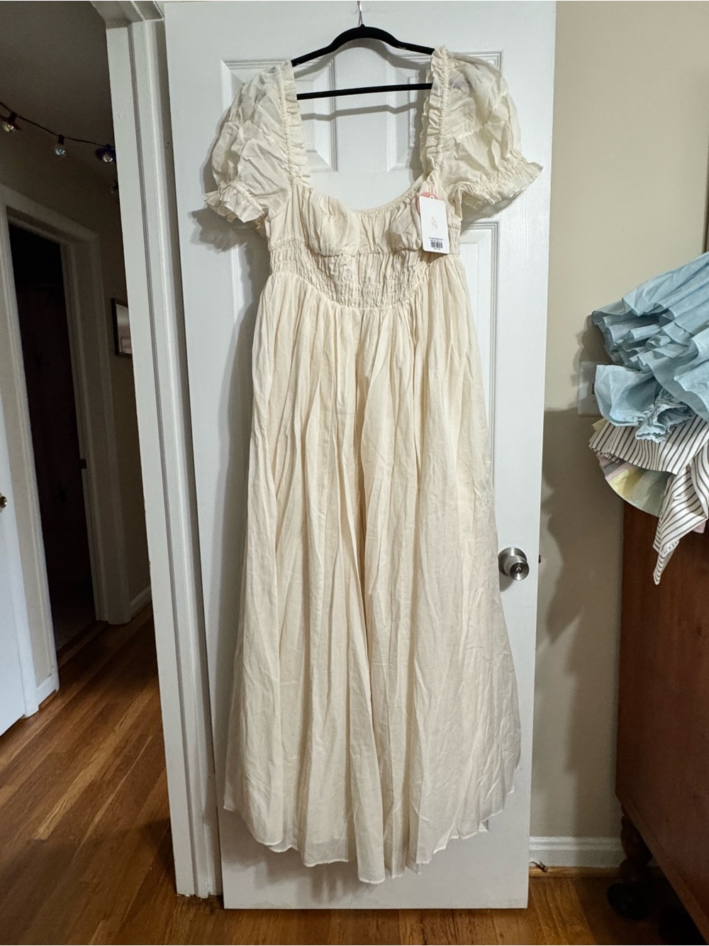 Selkie Vanilla Renfaire Gown - Picture 5 of 6